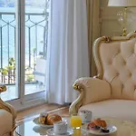 Astoria 호텔 4*