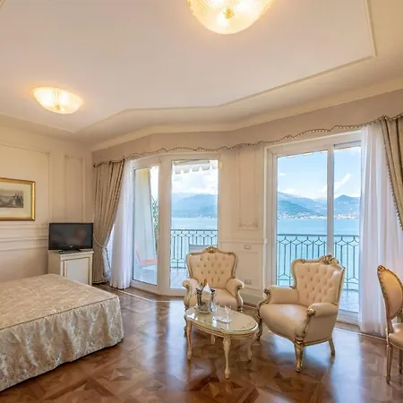 Astoria Hotel 4*