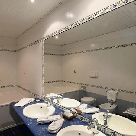Astoria Hotel 4*