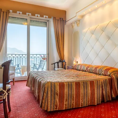 Astoria Отель 4*